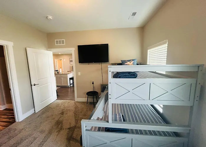 Spacious Wyoming Mi Getaway- Minutes To Gr