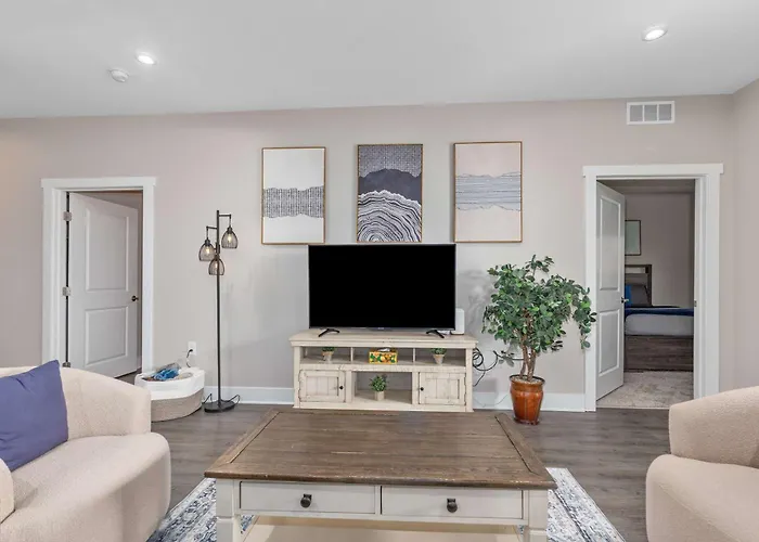 Stylish Stay Minutes From Downtown Gr